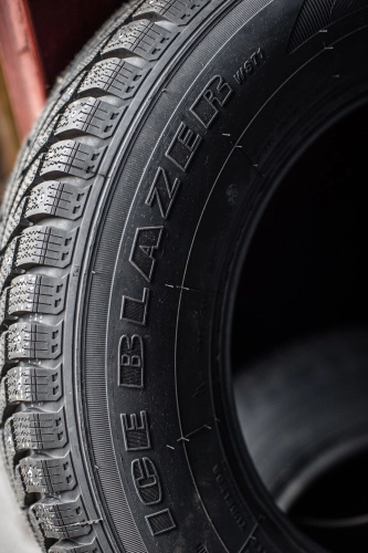 фото протектора и шины Ice Blazer WST1 Шина Sailun Ice Blazer WST1 185/80 R14C 102/100Q