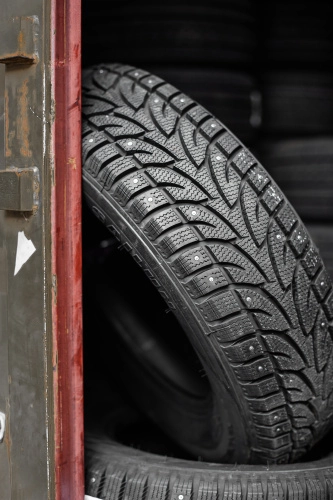 фото протектора и шины Ice Blazer WST1 Шина Sailun Ice Blazer WST1 185/80 R14C 102/100Q