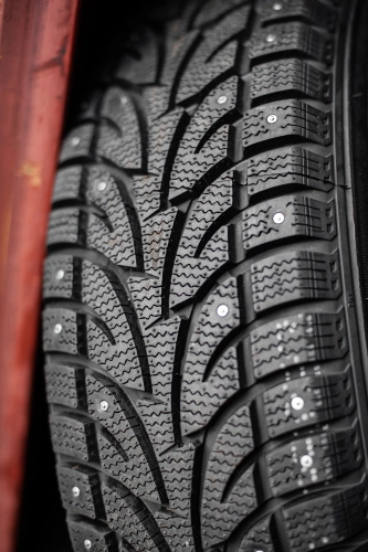 фото протектора и шины Ice Blazer WST1 Шина Sailun Ice Blazer WST1 185/80 R14C 102/100Q